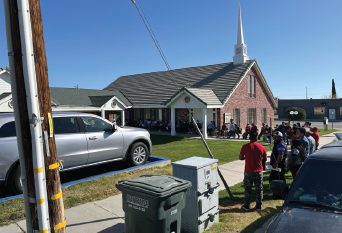 Community workers waiting in line to meet with the Mexican Consul on the first day of the Taft church’s outreach from March 14 to 17, 2022.